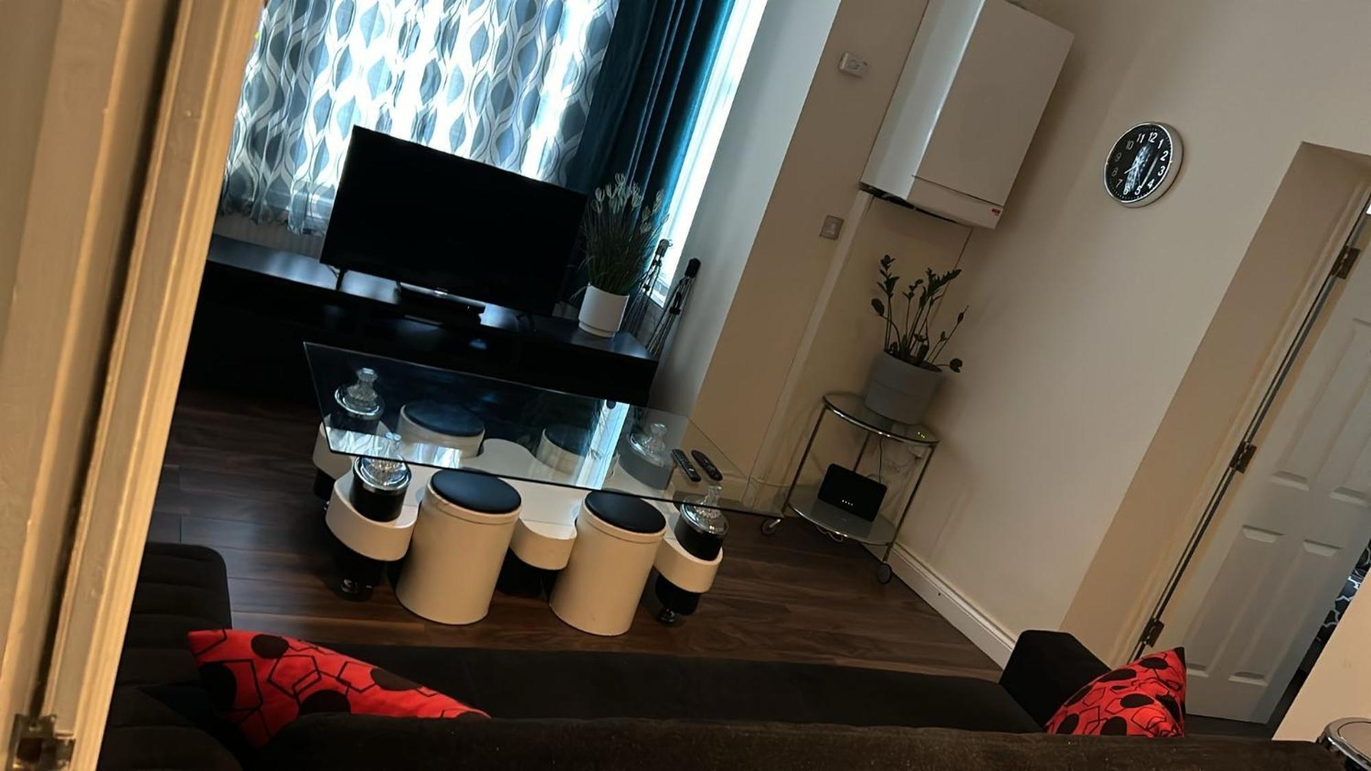 Luxurious 2 Bed Apartment Бедфорд Экстерьер фото